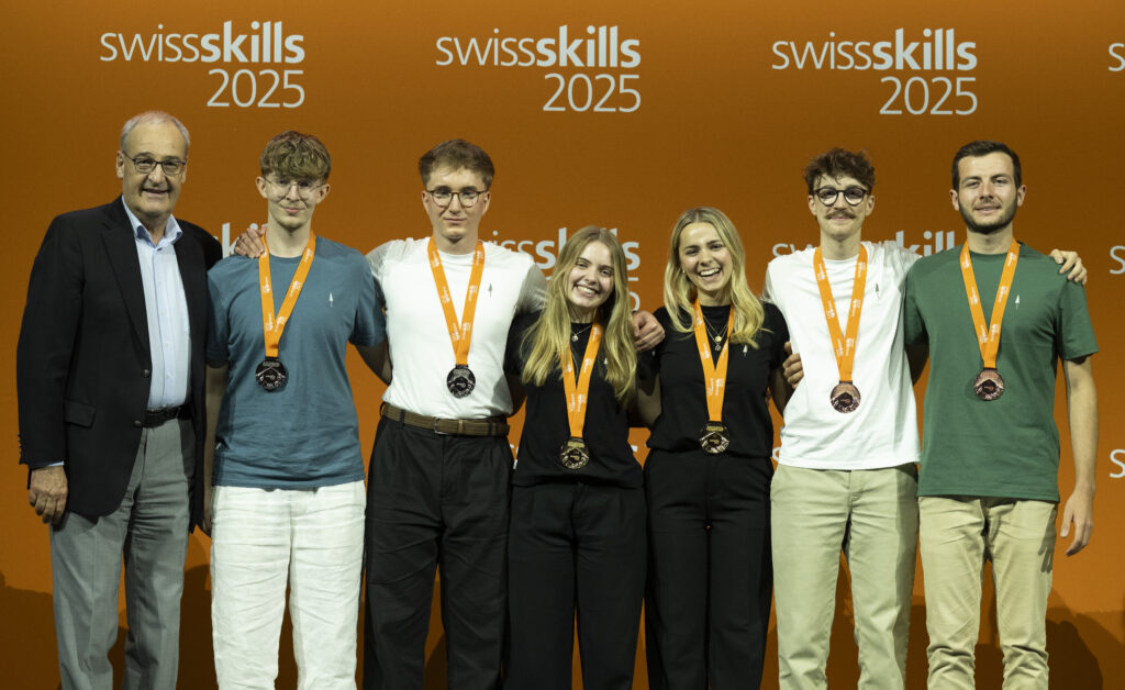 SwissSkills 2025: Gold für Kromer-Lernende Elina von Flüe - Kromer Print AG